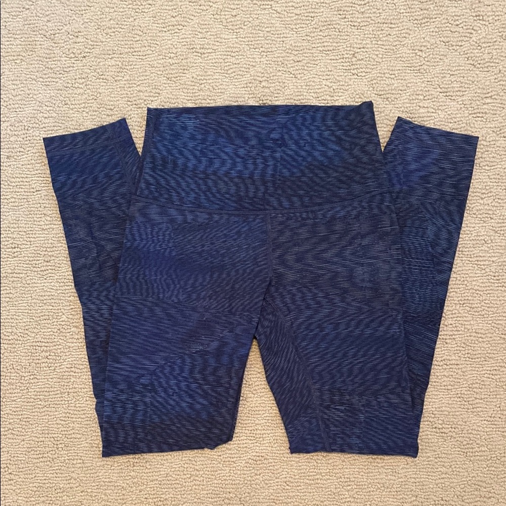 Lululemon size 4 dark Blue and black Patterned Leggings